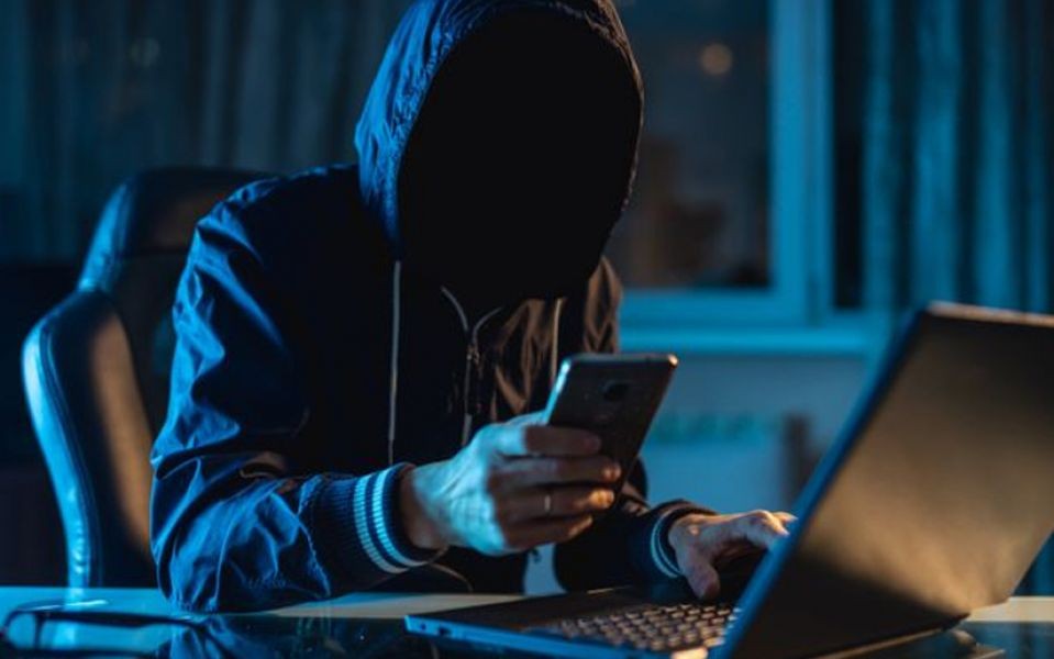 Captaron nenas jugando Roblox y las metieron en un grupo de contenido sexual