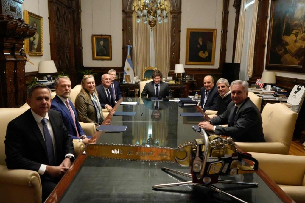 El Presidente Milei arma una mesa política y convoca a los Gobernadores