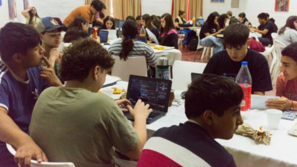 Código Pampa llegó al oeste provincial con una nueva jornada de formación digital para jóvenes