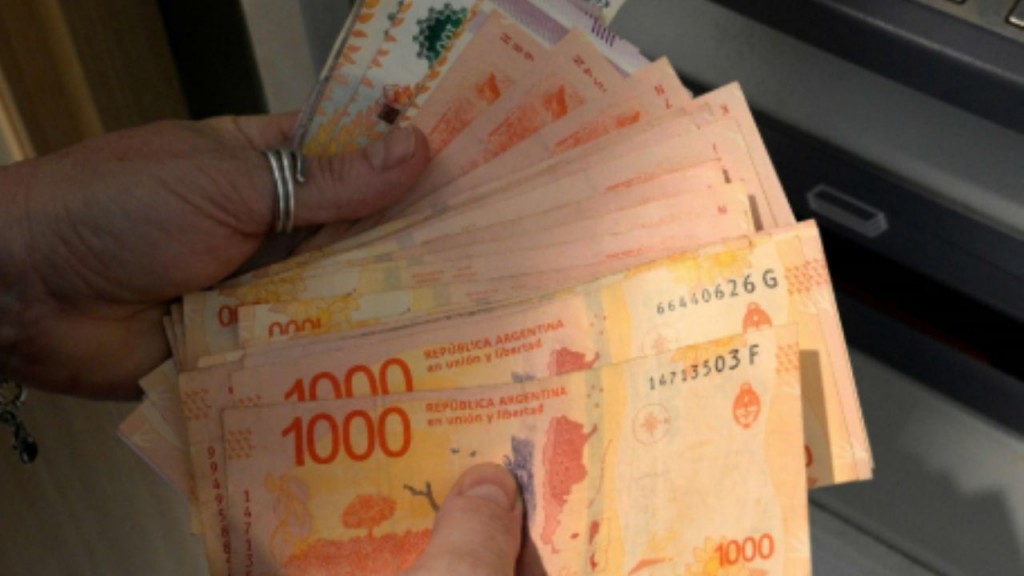 Según relevamientos ocho de cada diez argentinos se quedan sin sueldo antes de mitad de mes