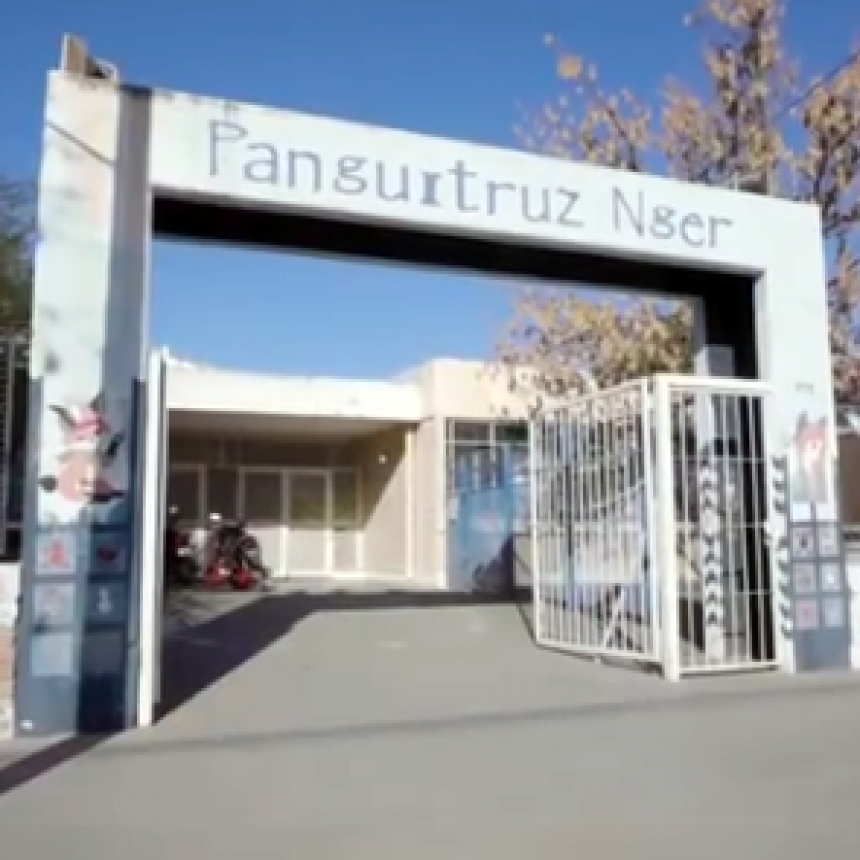 La Pampa:Su hijo se pele&oacute; en la escuela y fue a amenazar a los directivos