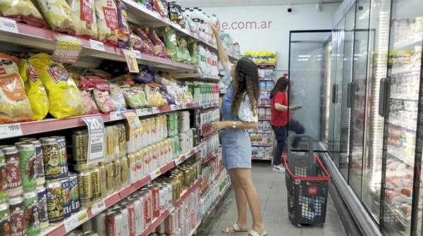 Una familia necesit&oacute; m&aacute;s de $1,6 millones en agosto para no ser pobre