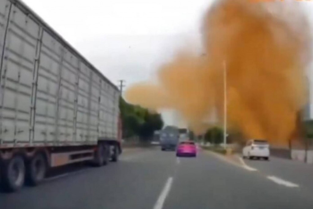 La sorprendente lluvia fecal en una carretera de China que obligó a paralizar el tráfico