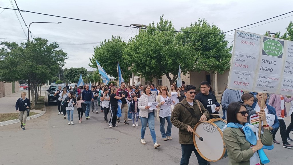 Álbum de fotos: Marcha de la docencia en Victorica