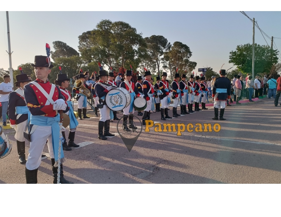 Álbum de fotos : Desfile 100 años de Carro Quemado