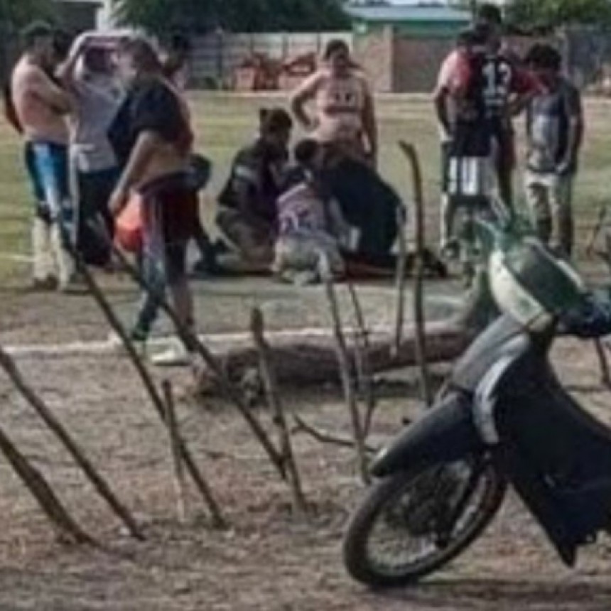 Jugaba un partido de f&uacute;tbol, se descompens&oacute; y muri&oacute;