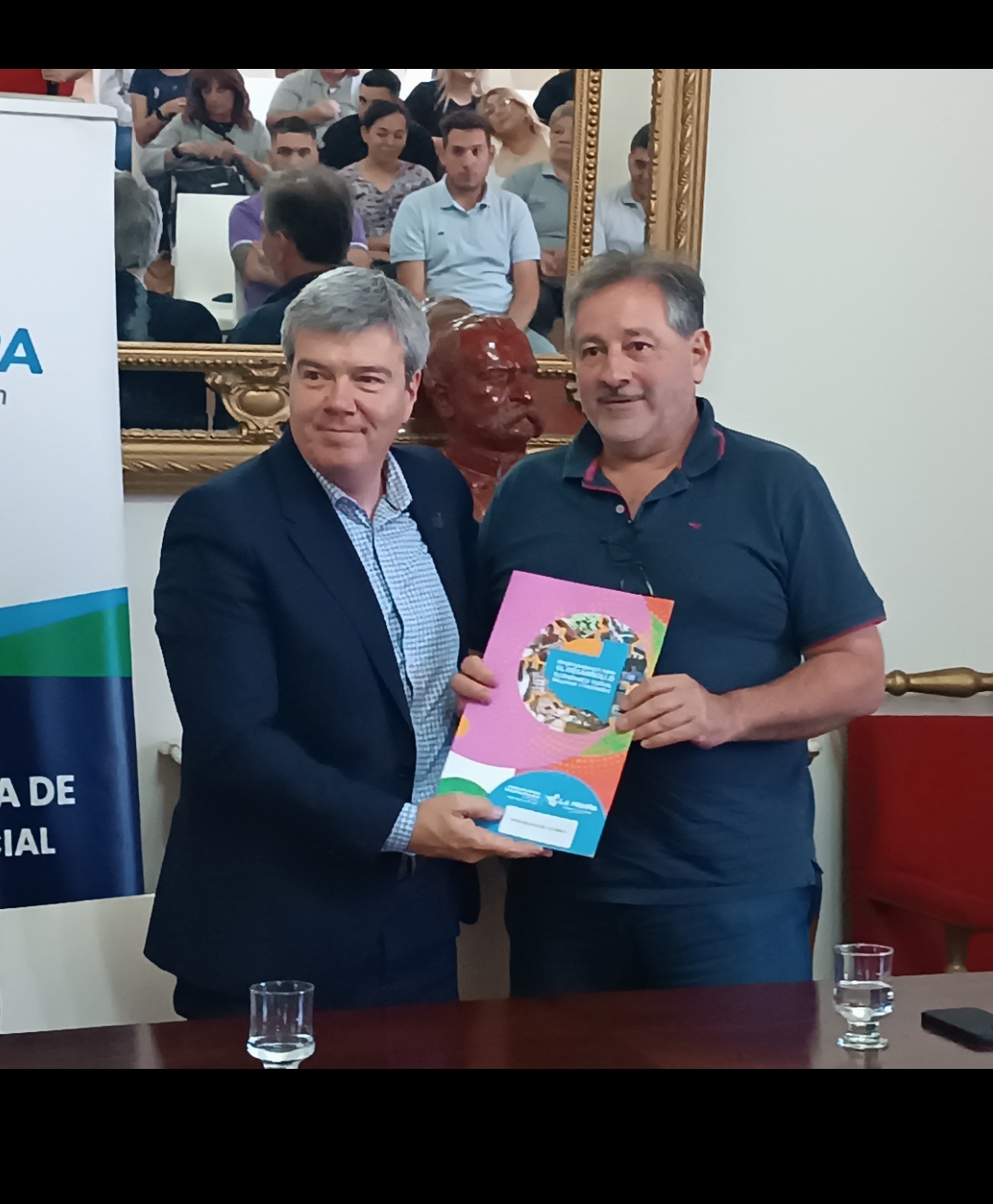 La Pampa: Se entregaron mas de 3 millones de pesos del Programa de Econom&iacute;a social en Victorica 