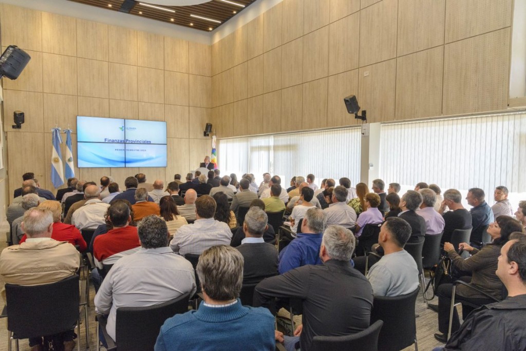 La Pampa: “Tengo que pensar seriamente cómo voy a sostener el pueblo. Si sigue bajando la coparticipación es muy difícil” Intendentes en alerta