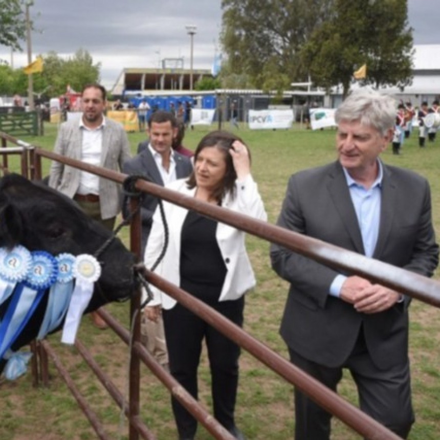 La Pampa: El Gobernador de la Provincia anuncio una fuerte inversi&oacute;n para 2 mil kil&oacute;metros de rutas