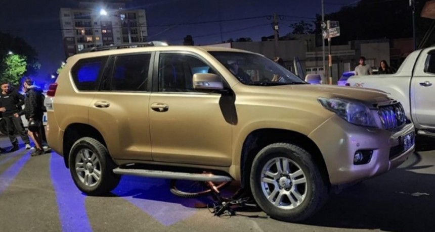 La Pampa:Vecinos levantaron una camioneta para rescatar a una ciclista atropellada