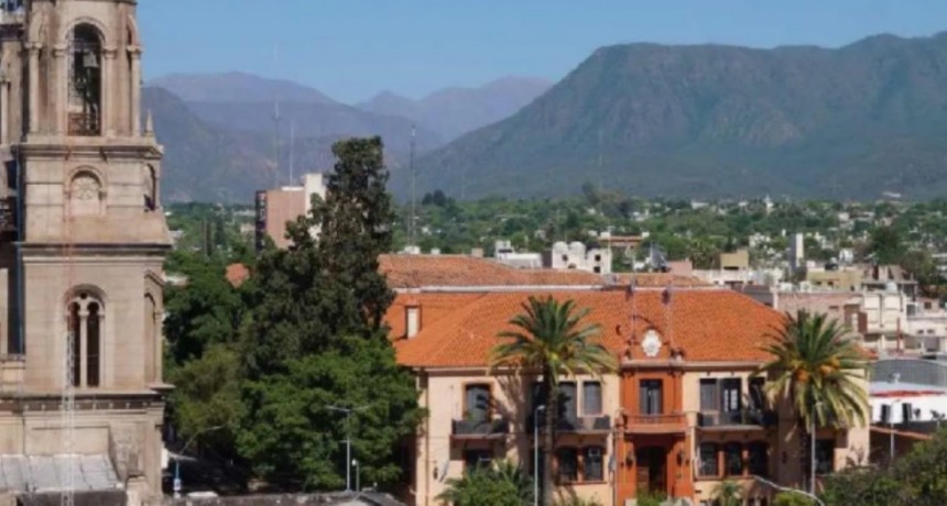 Una provincia lanzó su Previaje: devuelve el 50% de gastos en hoteles y pasajes pero en su cuasimoneda