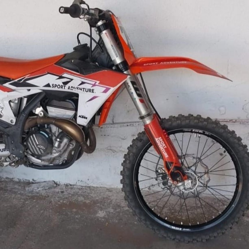 Piloto accidentado en la Pista de Motocross nacional "Los Caldenes" 