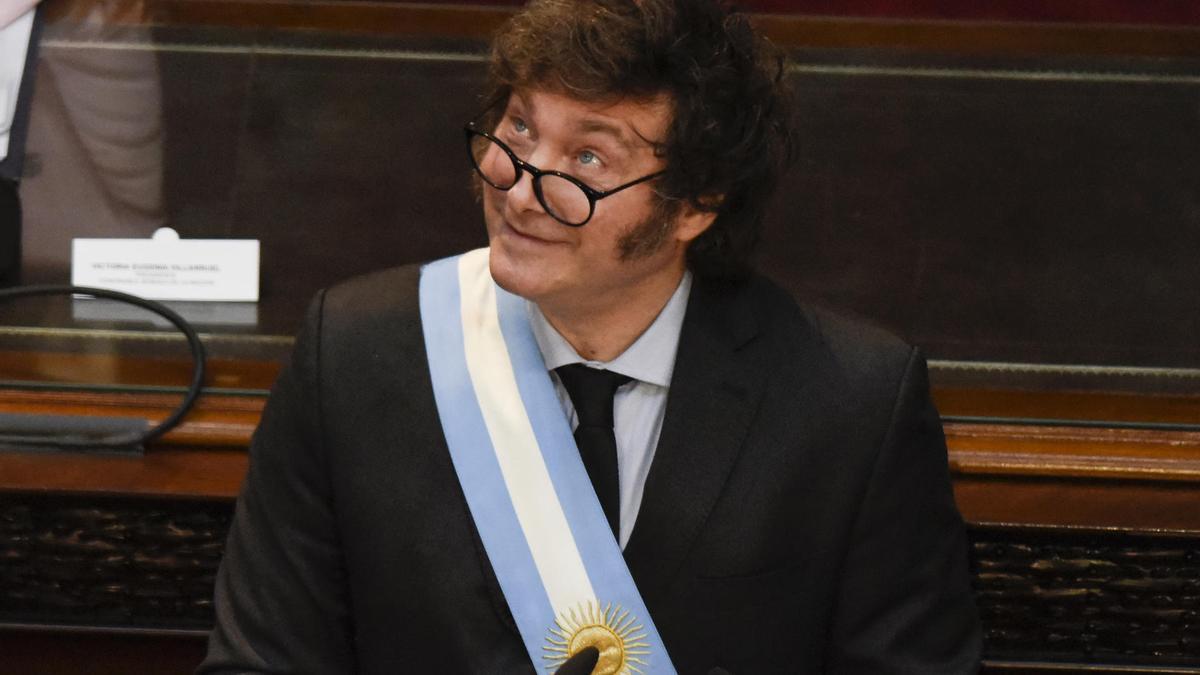 El Gobierno anunci&oacute; un r&eacute;gimen para saldar las deudas de la Naci&oacute;n con las provincias a cambio de bienes y empresas