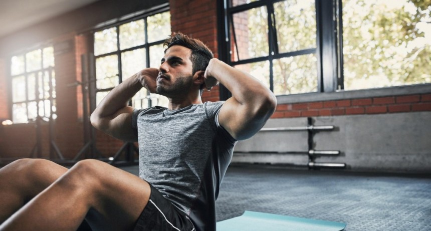 ¿Cuántos abdominales hay que hacer por día para perder grasa abdominal?