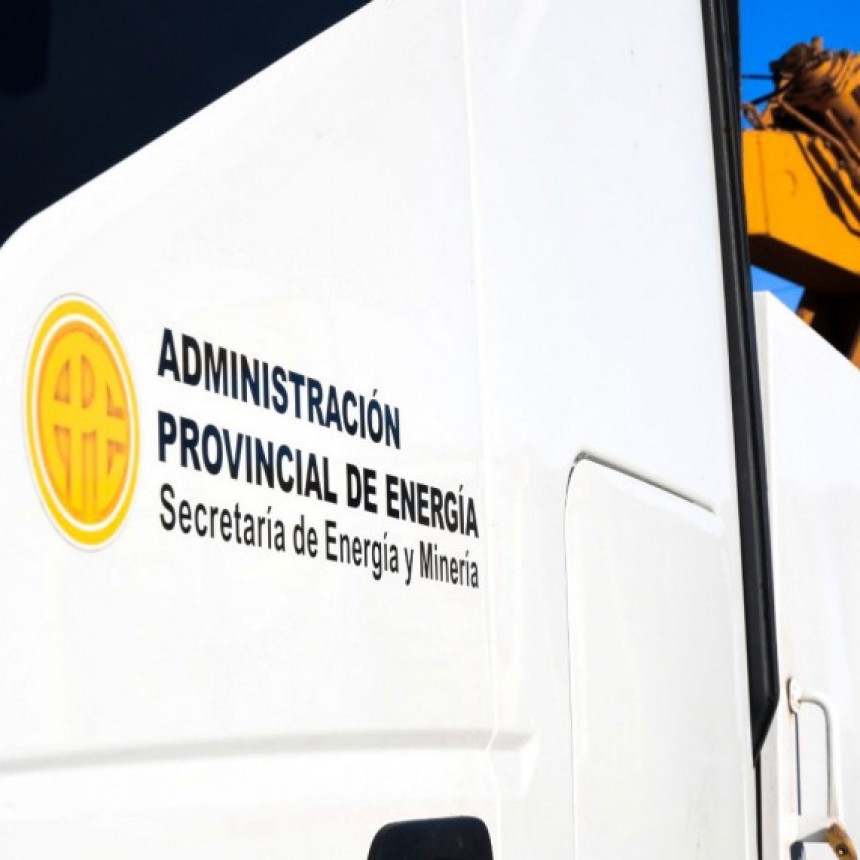 T&eacute;cnicos de la Cevic brindaron informaci&oacute;n sobre el corte de energ&iacute;a y funciones del Parque Solar fotovoltaico.