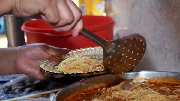 Un informe de la UCA advierte que el 15% de los argentinos que trabajan no logra alimentarse adecuadamente