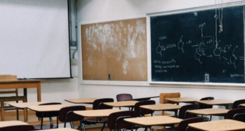 La Pampa:Una mujer fue a un aula, insultó a los profesores, interrumpió la actividad educativa y ahora deberá pagar una importante suma de dinero