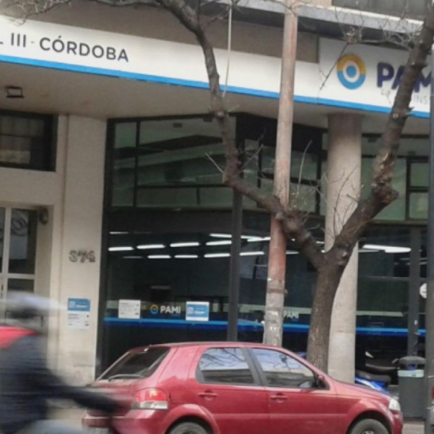 Un jubilado se roci&oacute; con nafta y quiso prenderse fuego en la sede del Pami C&oacute;rdoba