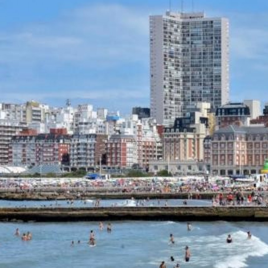 Informe de la UADE: una familia tipo necesita casi $4 millones promedio para veranear en el país